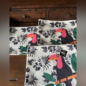 Toucan NWT Cosmetic Travel Wet Dry Pouch Bags SET OF 3 included